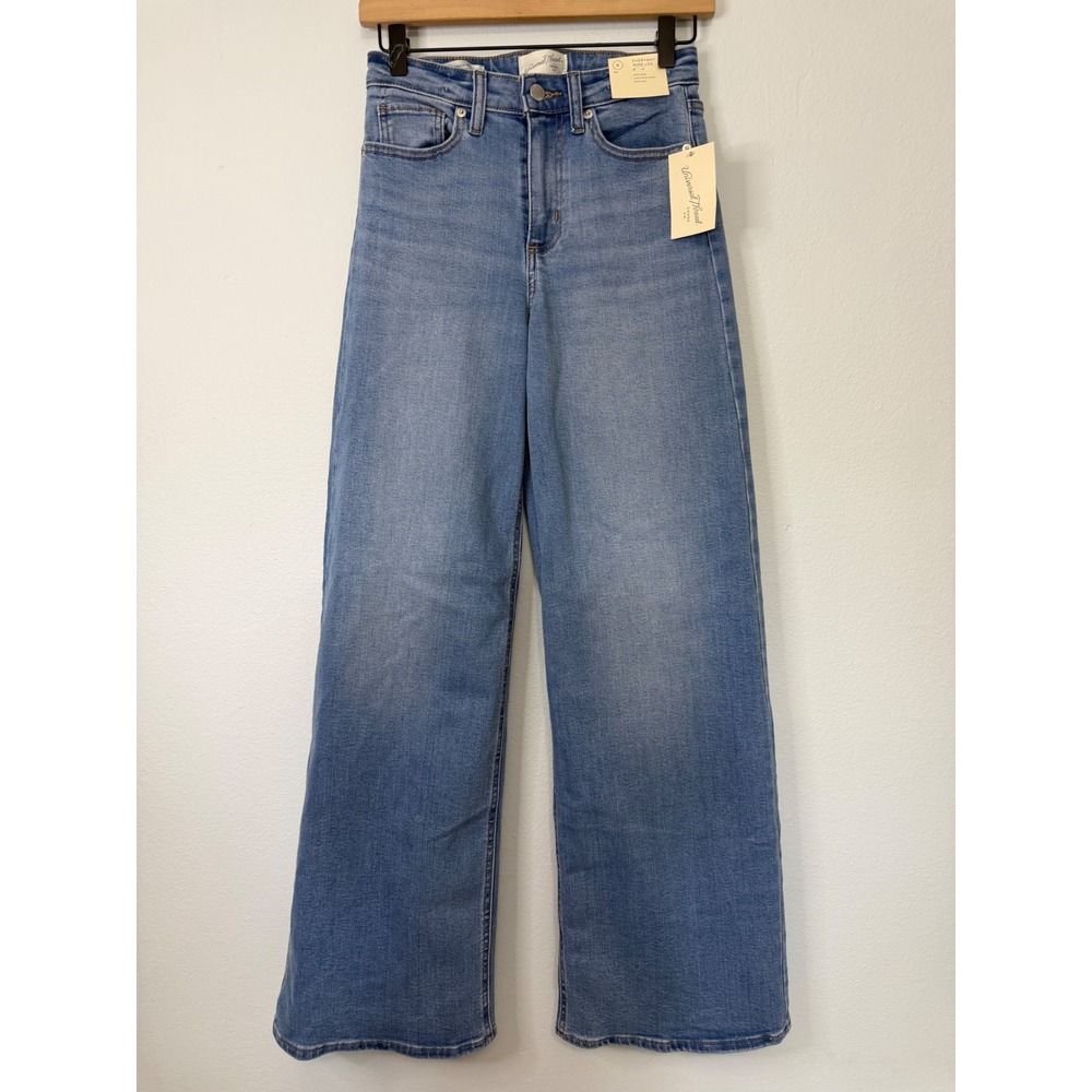 NWT - Universal Thread - High Rise Everyday Wide Leg Jeans Size 6